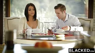 Biraz zor türbanlı lezbiyen videoları
