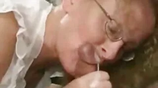Küçük, erotik türbanlılar büyük göğüsler, büyük göğüsler, bıçaklanmış